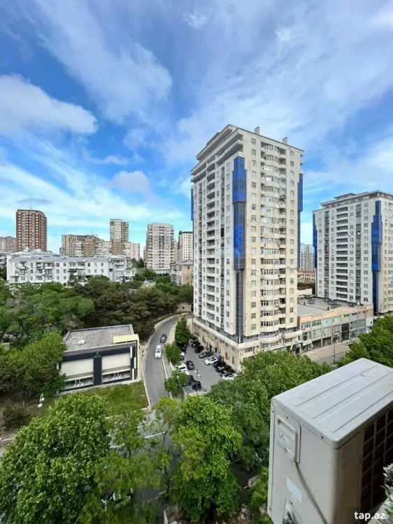 1 000 AZN - 3 otaqlı mənzil Kirayə (aylıq), Bakı