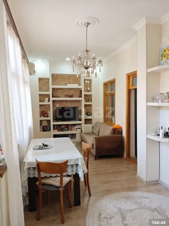 450 000 AZN - 8 otaqlı mənzil , Yeni Yasamal qəs., Yasamal, Bakı