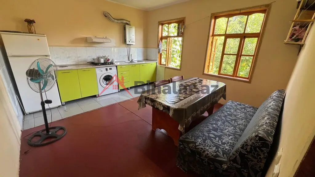 80 AZN - 3 otaqlı mənzil Kirayə (aylıq), Qax