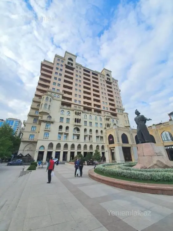 2 000 AZN - 3 otaqlı mənzil Kirayə (günlük), Səbail, Bakı