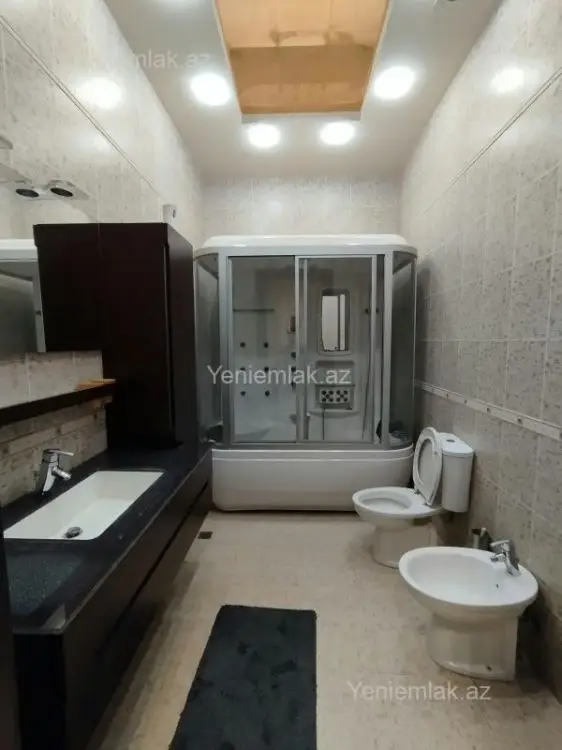 2 000 AZN - 3 otaqlı mənzil Kirayə (günlük), Səbail, Bakı
