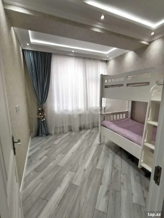 1 000 AZN - 3 otaqlı mənzil Kirayə (aylıq), Bakı