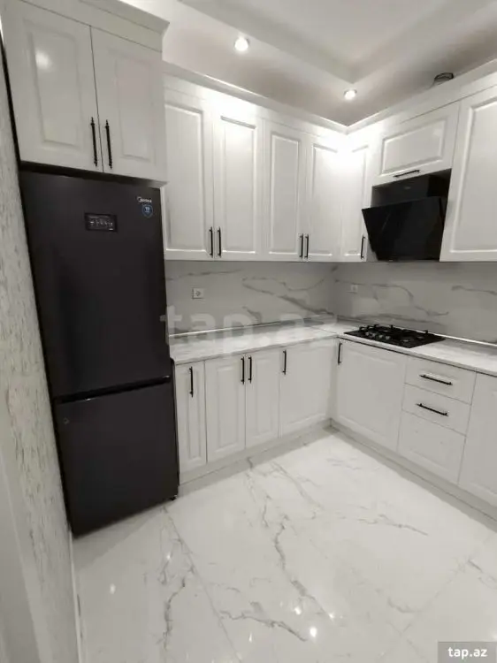 1 000 AZN - 3 otaqlı mənzil Kirayə (aylıq), Bakı