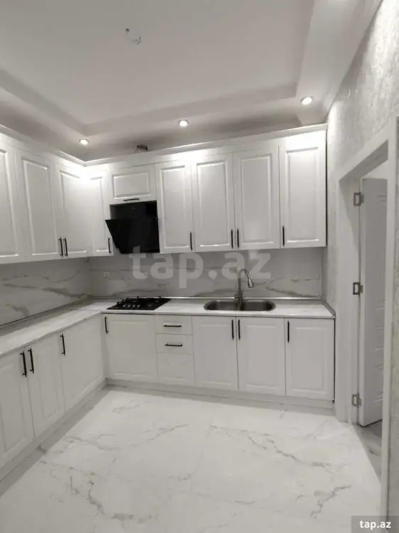 1 000 AZN - 3 otaqlı mənzil Kirayə (aylıq), Bakı
