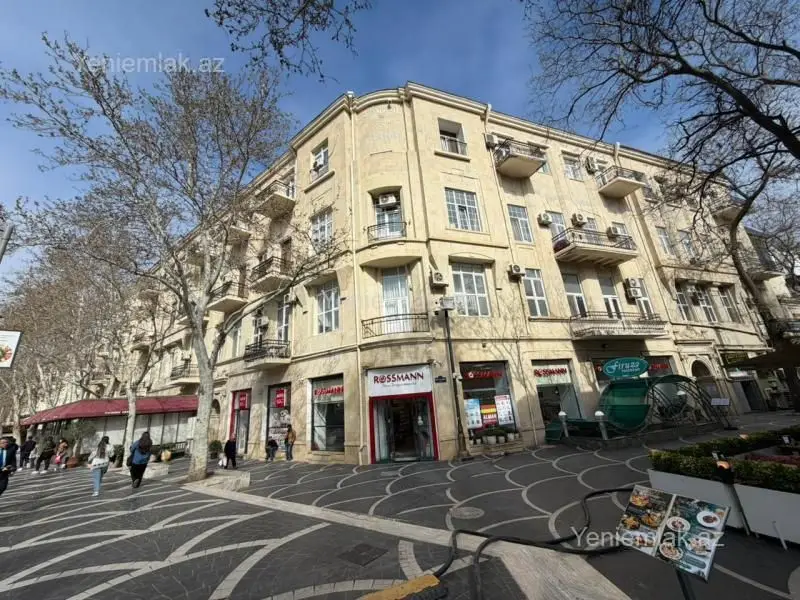 1 400 AZN - 3 otaqlı mənzil Kirayə (aylıq), Səbail, Bakı