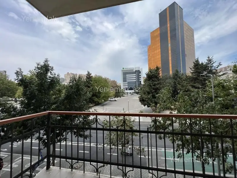 3 000 AZN - 3 otaqlı mənzil Kirayə (aylıq), Nəsimi, Bakı