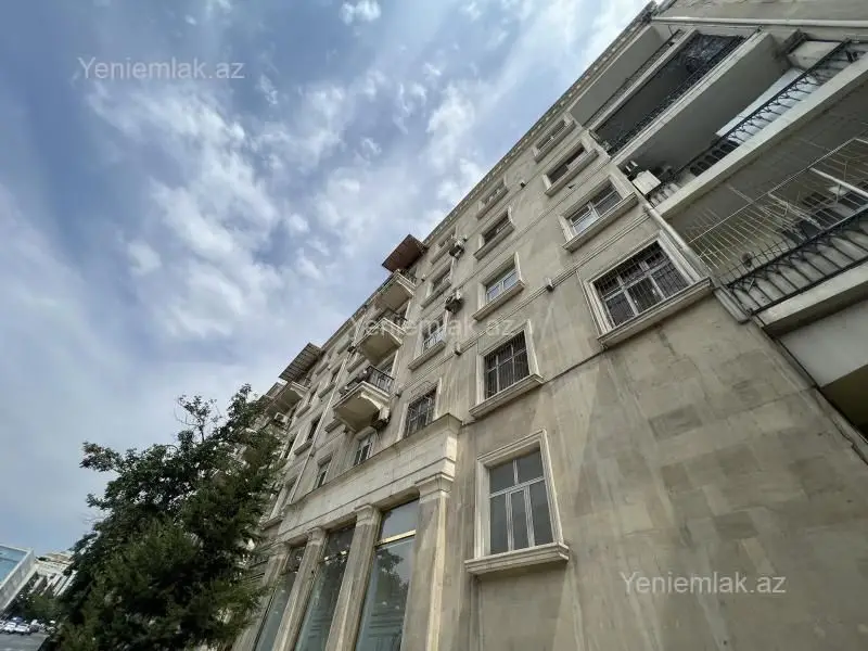 3 000 AZN - 3 otaqlı mənzil Kirayə (aylıq), Nəsimi, Bakı