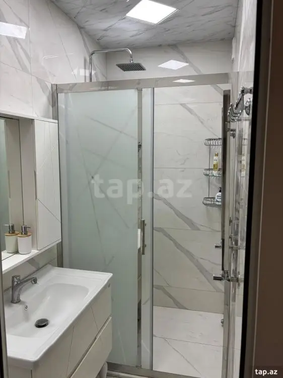 900 AZN - 2 otaqlı mənzil Kirayə (aylıq), Bakı
