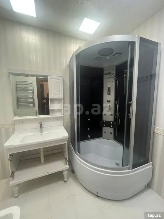 1 000 AZN - 3 otaqlı mənzil Kirayə (aylıq), Bakı