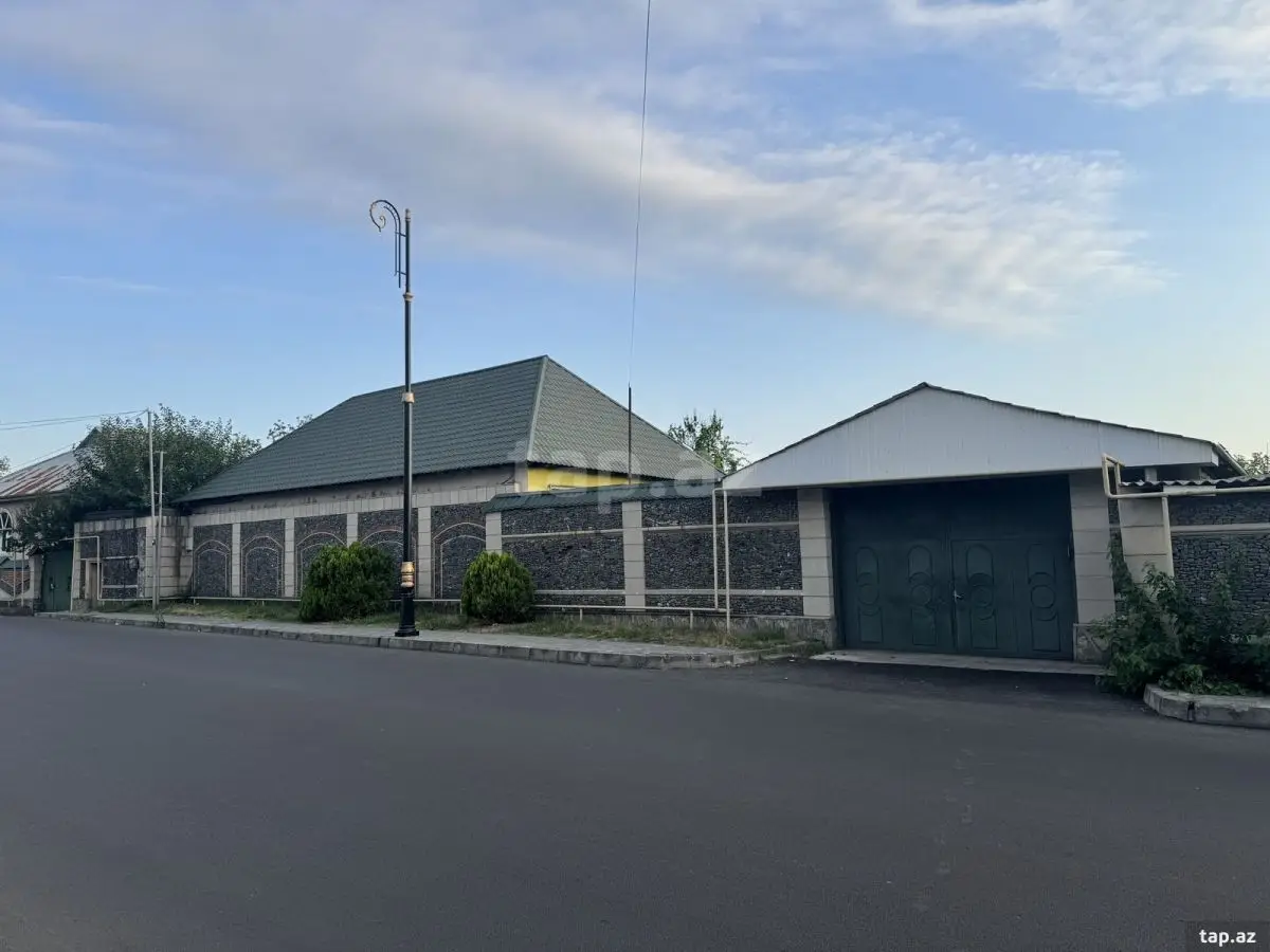 400 AZN - 4 otaqlı mənzil Kirayə (aylıq), Qəbələ