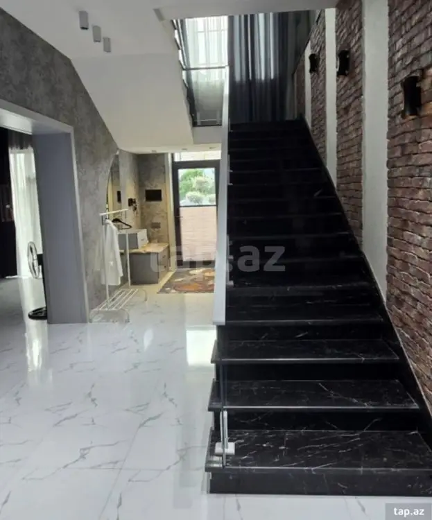 350 AZN - 7 otaqlı mənzil Kirayə (günlük), Mərdəkan, Xəzər, Bakı