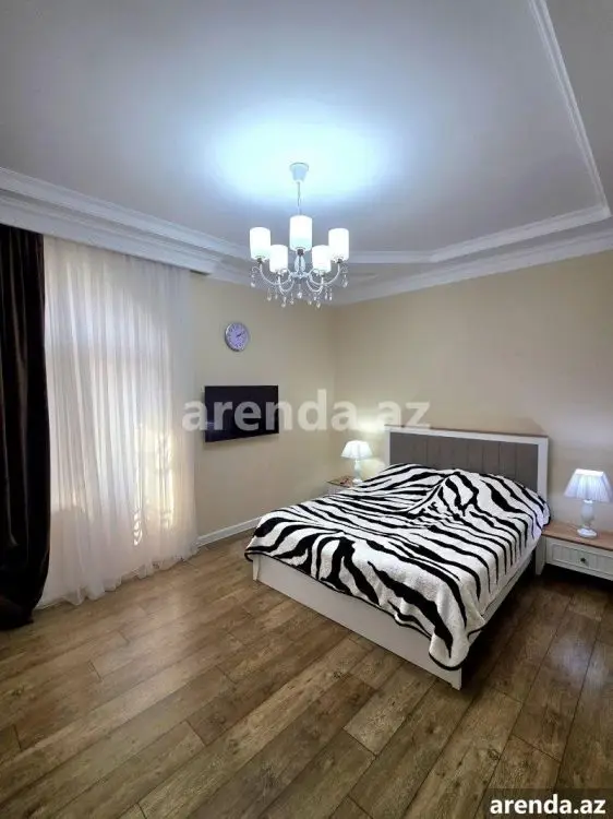 435 000 AZN - 10 otaqlı mənzil Satılır, Novxanı, Abşeron