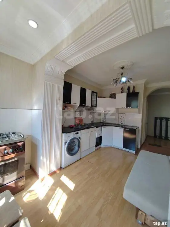 550 AZN - 3 otaqlı mənzil Kirayə (aylıq), 8-ci kilometr, Nizami, Bakı
