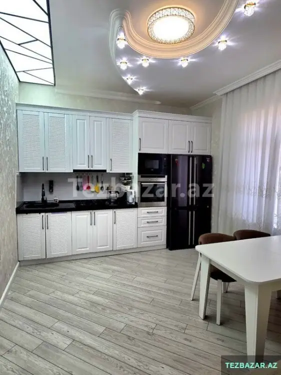 435 000 AZN - 10 otaqlı mənzil Satılır, Novxanı, Abşeron