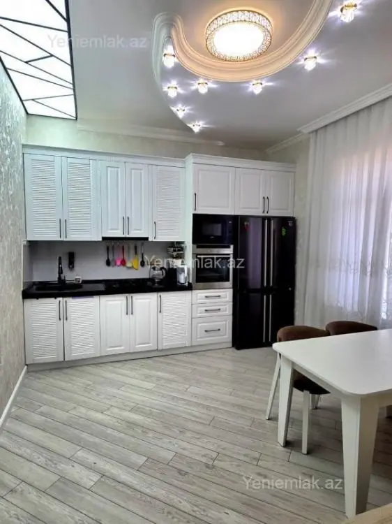 435 000 AZN - 10 otaqlı mənzil Satılır, Novxanı, Abşeron