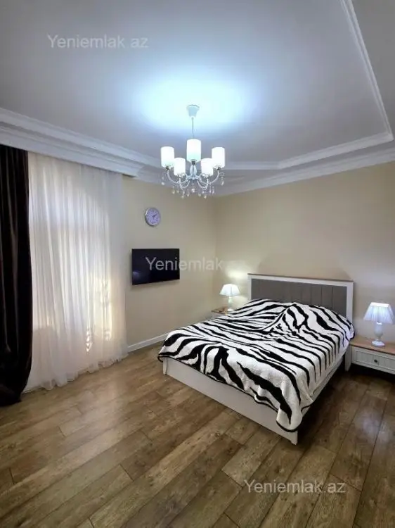 435 000 AZN - 10 otaqlı mənzil Satılır, Novxanı, Abşeron