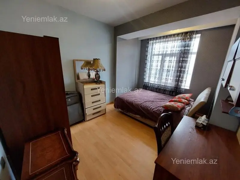1 200 AZN - 4 otaqlı mənzil Kirayə (aylıq), 8-ci mikrorayon, Binəqədi, Bakı