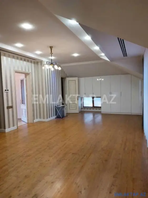 520 000 AZN - 8 otaqlı mənzil Satılır, Astara
