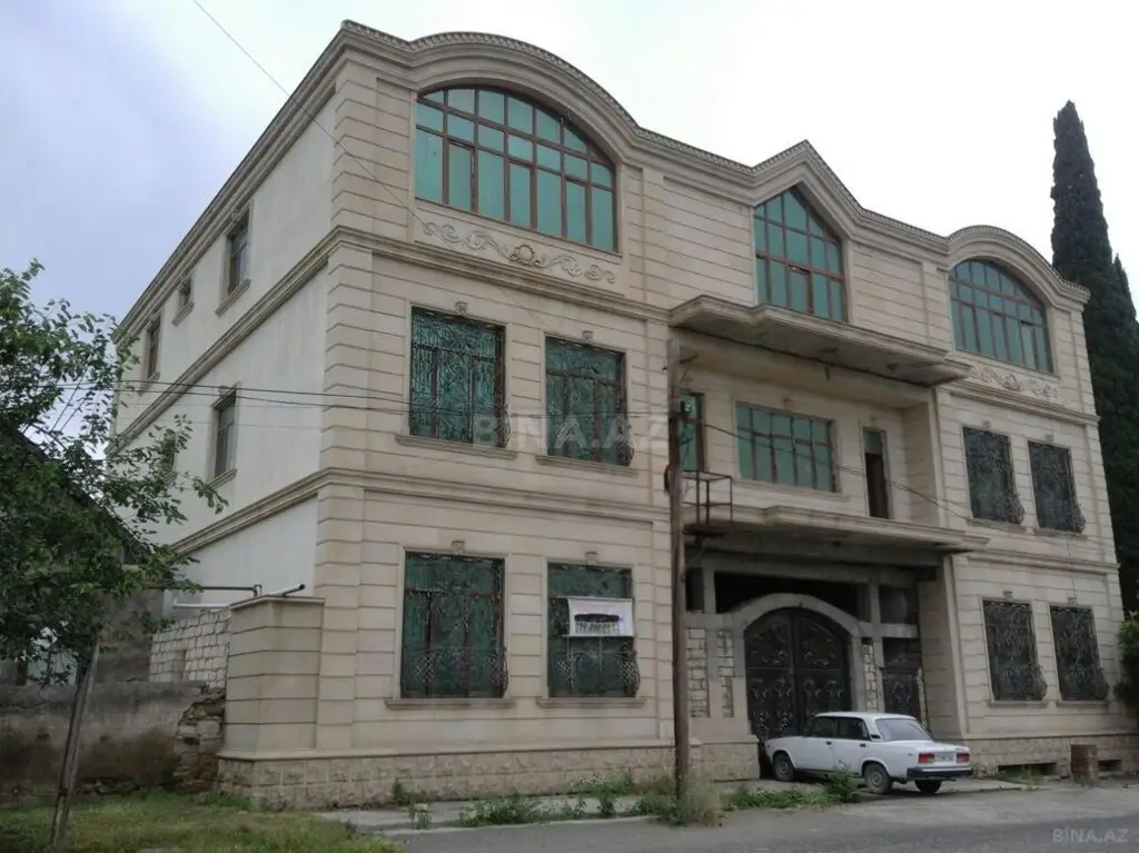 160 000 AZN - 11 otaqlı mənzil Satılır, Şəmkir