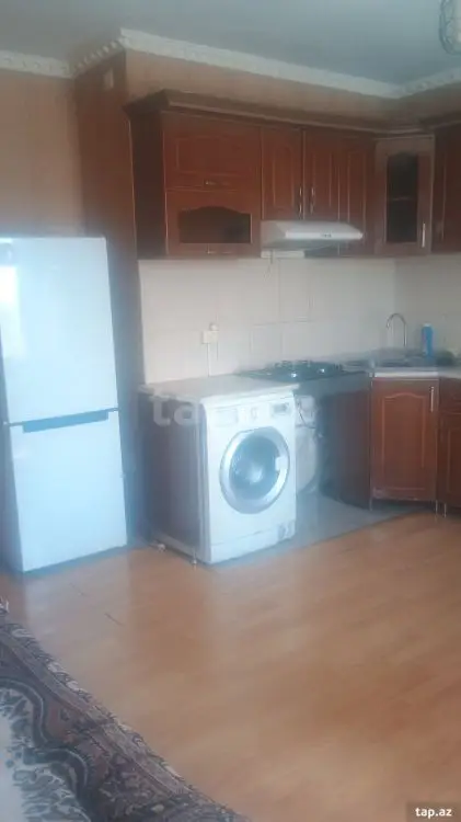 700 AZN - 3 otaqlı mənzil Kirayə (aylıq), Bakı