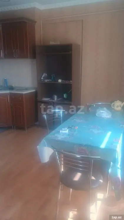 700 AZN - 3 otaqlı mənzil Kirayə (aylıq), Bakı