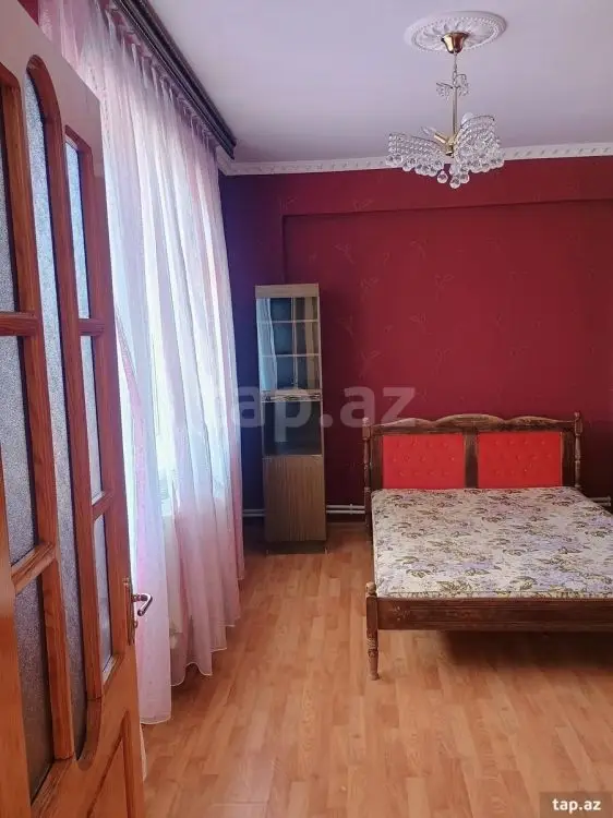 700 AZN - 3 otaqlı mənzil Kirayə (aylıq), Bakı