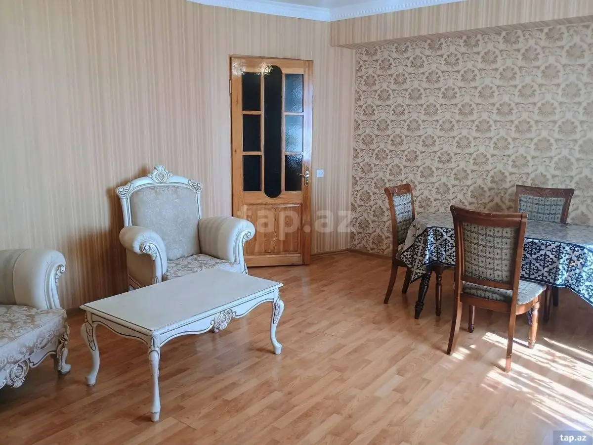 700 AZN - 3 otaqlı mənzil Kirayə (aylıq), Bakı