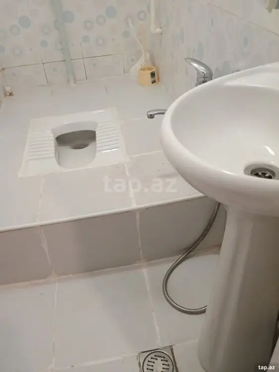 700 AZN - 3 otaqlı mənzil Kirayə (aylıq), Bakı