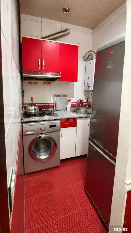 600 AZN - 3 otaqlı mənzil Kirayə (aylıq), Bakı