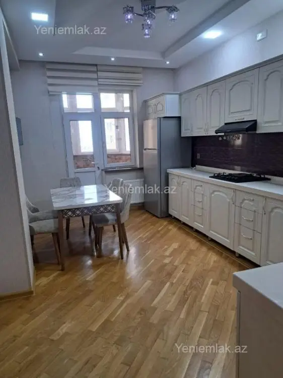 800 AZN - 4 otaqlı mənzil Kirayə (aylıq), 6-cı mikrorayon, Sumqayıt