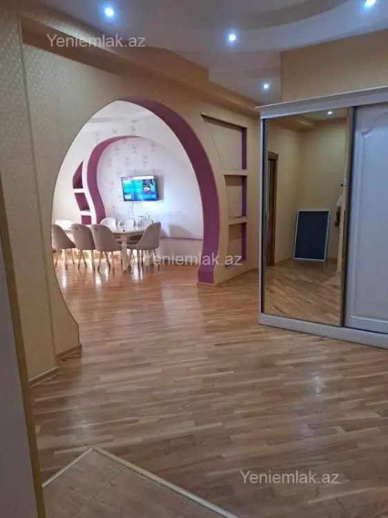 800 AZN - 4 otaqlı mənzil Kirayə (aylıq), 6-cı mikrorayon, Sumqayıt