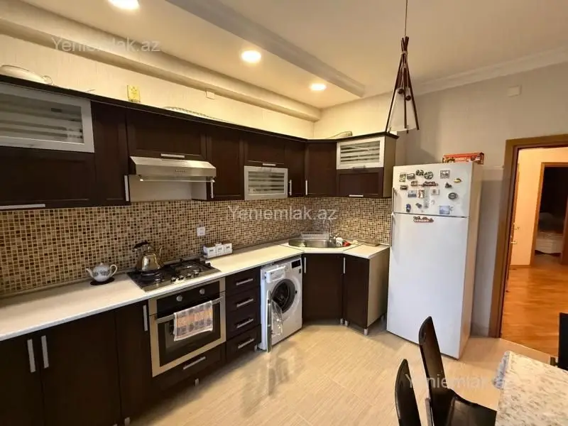 900 AZN - 3 otaqlı mənzil Kirayə (aylıq), Yasamal qəs., Yasamal, Bakı