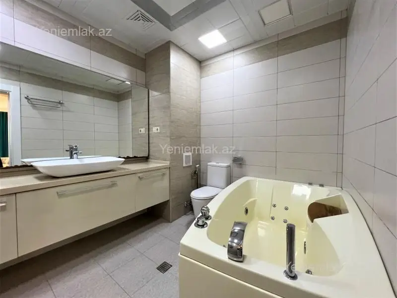 3 500 AZN - 3 otaqlı mənzil Kirayə (aylıq), Səbail, Bakı