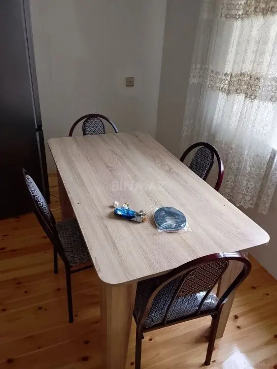 100 AZN - 3 otaqlı mənzil Kirayə (aylıq), Qazax