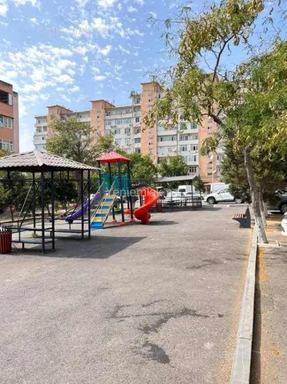 300 000 AZN - 5 otaqlı mənzil Satılır, Nizami, Bakı