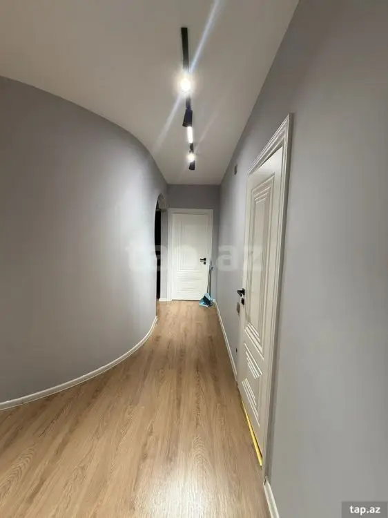 355 000 AZN - 4 otaqlı mənzil , Bakı