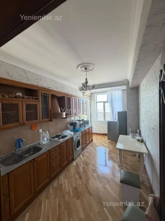 900 AZN - 3 otaqlı mənzil Kirayə (aylıq), Nərimanov, Bakı
