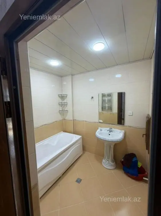 900 AZN - 3 otaqlı mənzil Kirayə (aylıq), Nərimanov, Bakı