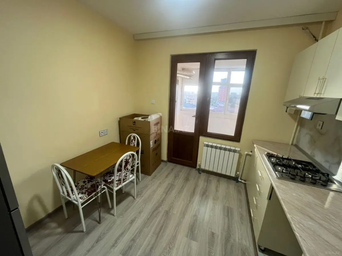 800 AZN - 3 otaqlı mənzil Kirayə (aylıq), 8-ci kilometr, Laçın