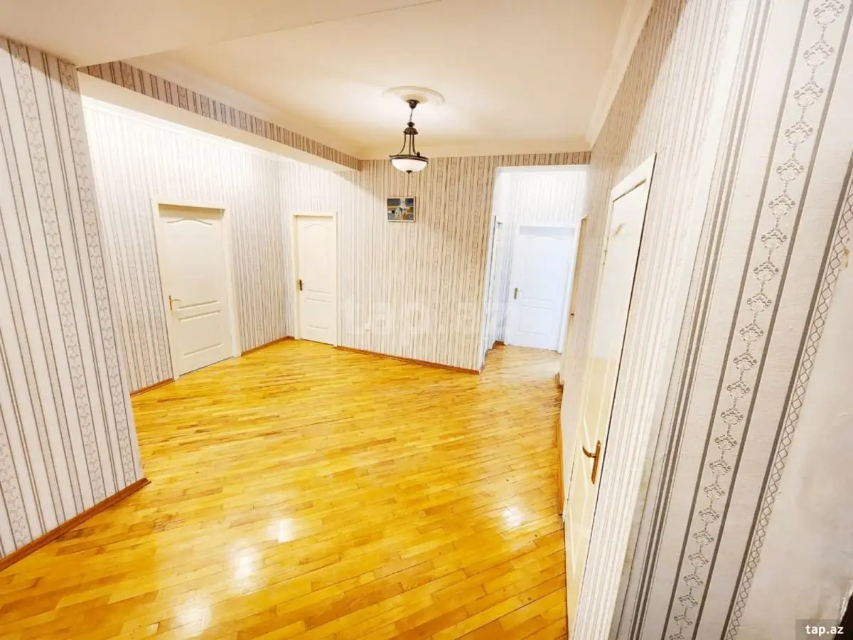 1 000 AZN - 3 otaqlı mənzil Kirayə (aylıq), Bakı