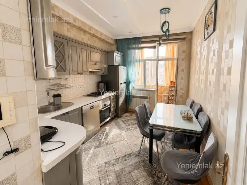 900 AZN - 3 otaqlı mənzil Kirayə (aylıq), Nizami, Bakı