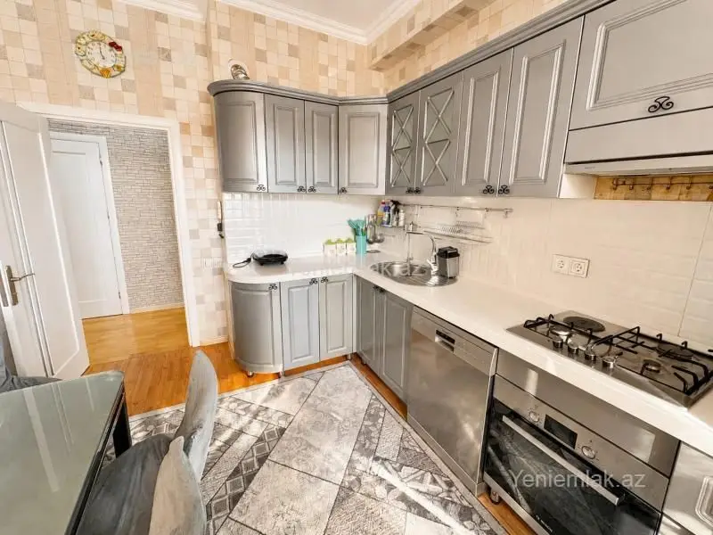 900 AZN - 3 otaqlı mənzil Kirayə (aylıq), Nizami, Bakı