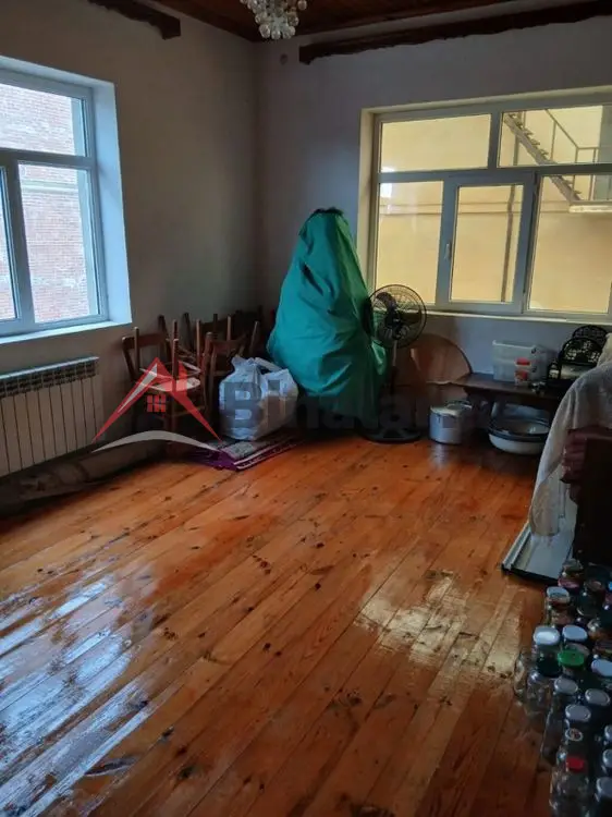 200 AZN - 6 otaqlı mənzil Satılır, Masallı