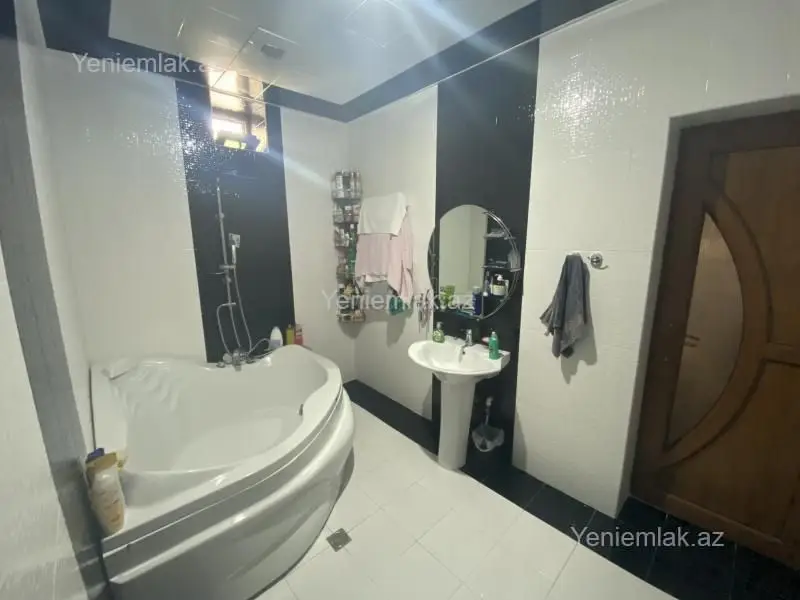 210 000 AZN - 10 otaqlı mənzil Satılır, Novxanı, Abşeron