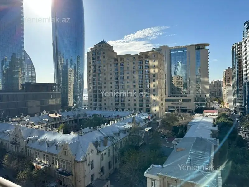 5 000 AZN - 3 otaqlı mənzil Kirayə (aylıq), Səbail, Bakı