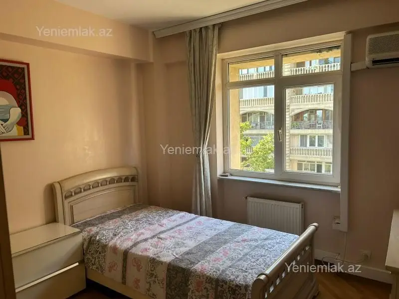 1 400 AZN - 3 otaqlı mənzil Kirayə (aylıq), Səbail, Bakı