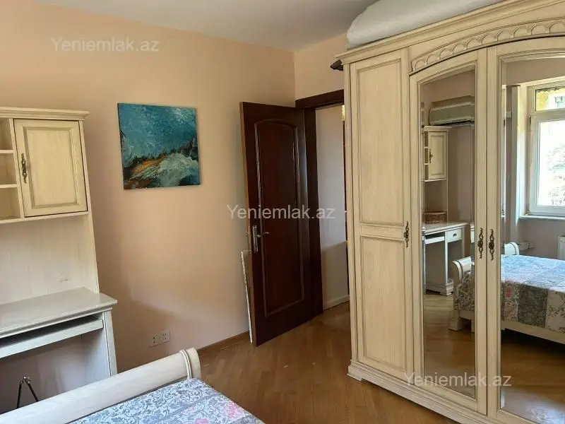 1 400 AZN - 3 otaqlı mənzil Kirayə (aylıq), Səbail, Bakı