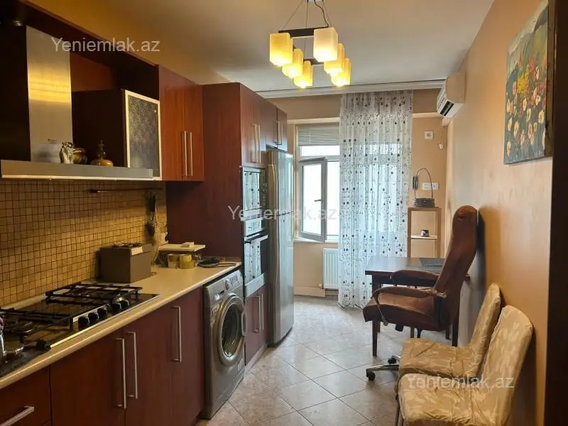 1 400 AZN - 3 otaqlı mənzil Kirayə (aylıq), Səbail, Bakı