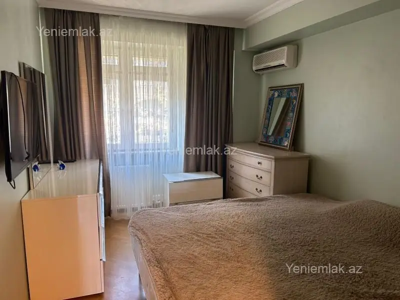 1 400 AZN - 3 otaqlı mənzil Kirayə (aylıq), Səbail, Bakı