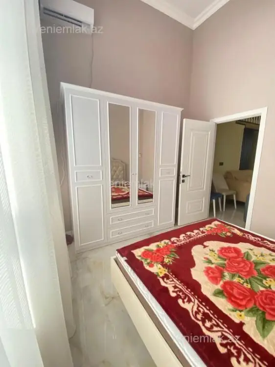 100 AZN - 3 otaqlı mənzil Kirayə (aylıq), Səbail, Bakı